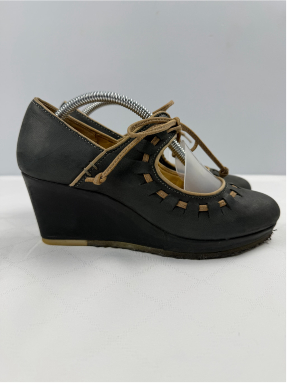 Clarks Originals Vogue Black Tan Wedge Shoes Gray Suede Size 7M